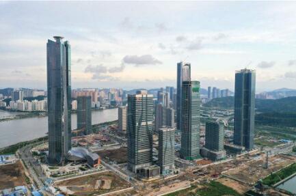 在爬坡过坎中推动高质量发展——从全国两会看“稳字当头、稳中求进”