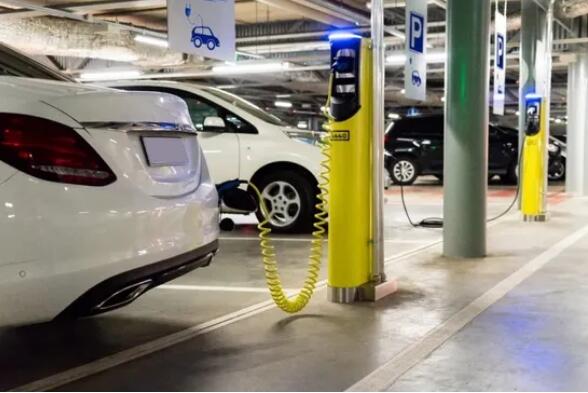 近20家新能源车企的40余款电动车涨价 原材料上涨是推手