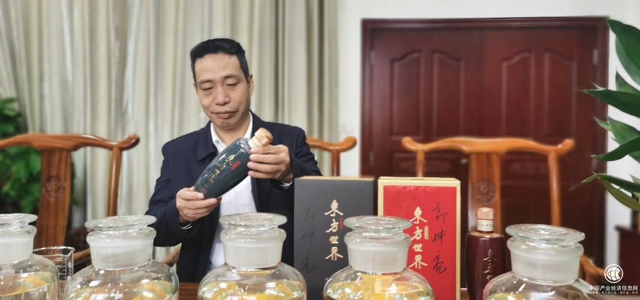  郭坤亮：中国首位酿酒博士后，匠心打造东方世界酒