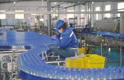 西藏“三减两补一支持”助市场主体纾困解难