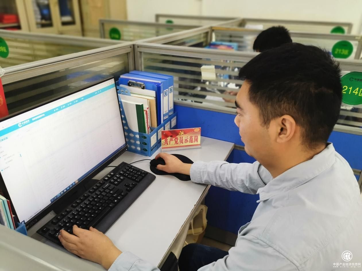  河南杞县：扎根基层 他是客户的“贴心人”