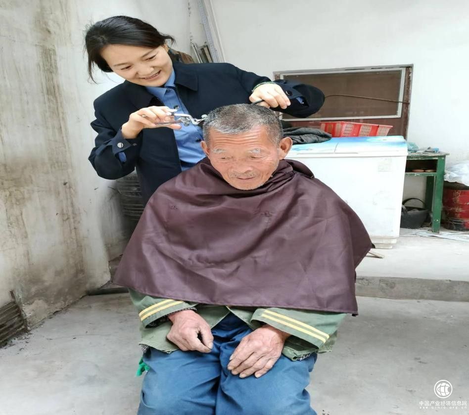  河南尉氏县：她，是百姓心中的“亲闺女”