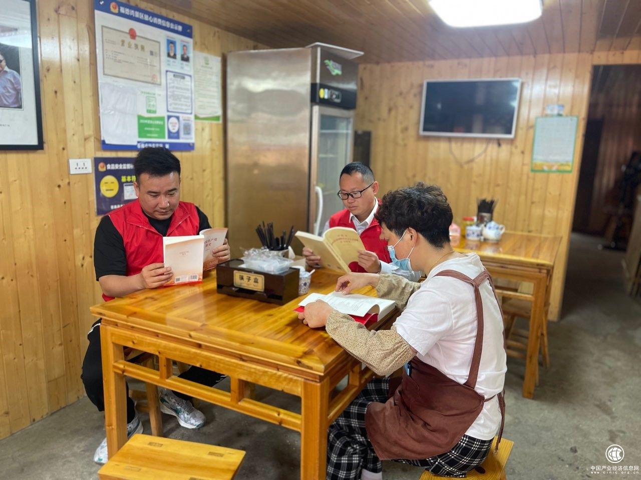  苍南县烟草专卖局：践行志愿精神 彰显青春风采