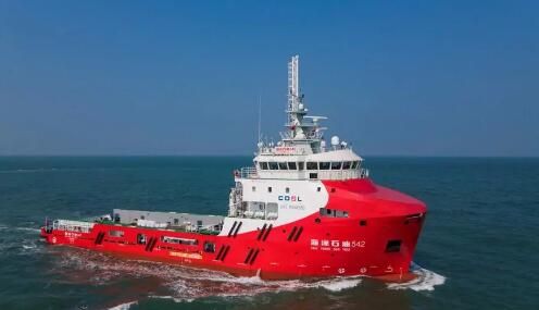 国内首批智能液化天然气动力守护船交付