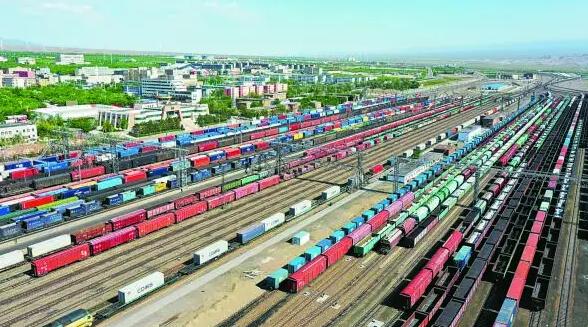 新疆：打造向西开放的高地