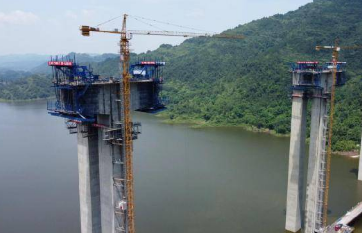 重庆17个公路水运项目完成投资153亿元  超进度完成半年任务