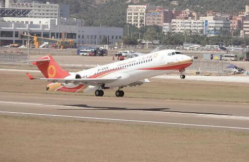 国产ARJ21新支线飞机安全载客突破500万人次