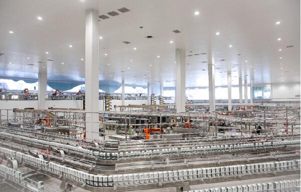 伊利现代智慧健康谷全球智能制造产业园投产