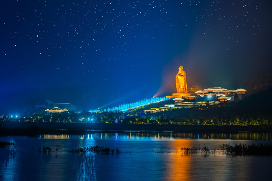 清凉夜游，缤纷假期，开学前最后一站就来尼山圣境