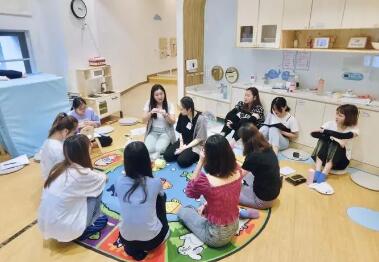 国家卫健委：“起步期”和“疫情期”双期叠加 托育机构面临三方面困难