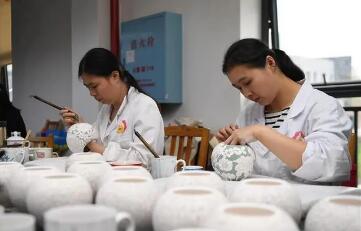 湖南醴陵：陶瓷产业开启“智”造新未来