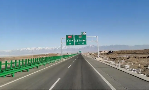 新疆十年新增公路6.22万公里