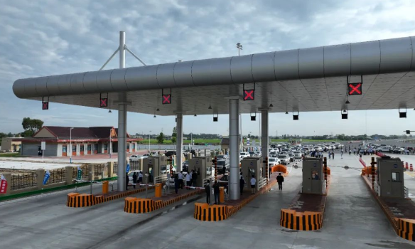 中交集团投建的柬埔寨首条高速公路建成通车