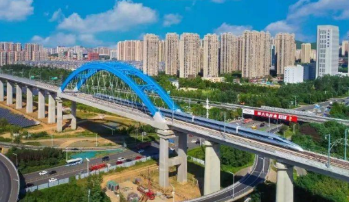 国内首条市内高铁顺利完成联调联试