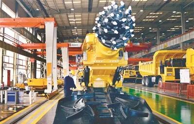 三一智能掘进机打造行业“样板”