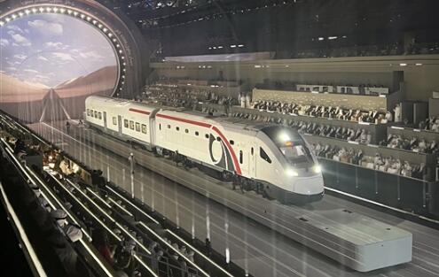 “中国造”最高速内燃动车组 阿联酋惊艳亮相