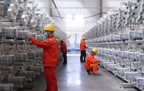 新疆加速抢占工业新兴“赛道”