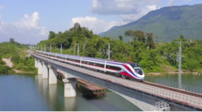 黄金大通道改变了啥——中老铁路通车运营一周年情况调查