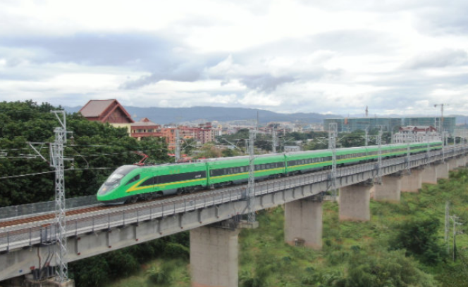 助力区域经济合作 中老铁路“黄金线路”效应初显