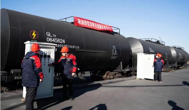 兵器工业集团自主研发的新型沥青罐车助力绿色运输