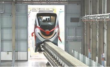 国内首列多适应性中运量单轨系统车辆下线