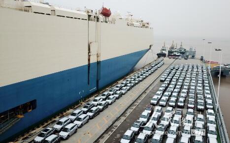 “水水联运”降本增效 长江沿线国产汽车出海提速