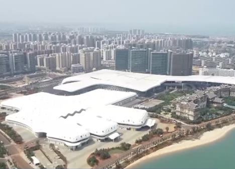 已吸引境内外各类采购商团组和特邀嘉宾近4万人报名 第三届消博会首批入境展品通关