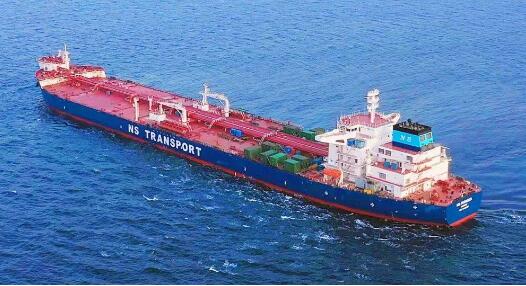 全球最大穿梭油轮“诺思先锋”交付