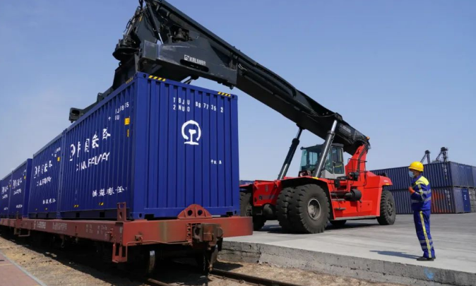 哈铁货运“加速度”：一季度货运发送量同比增加192万吨