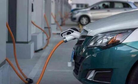 电池级碳酸锂价格持续下跌 多家新能源车企主动降价