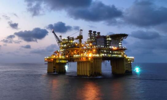 “深海一号”成为世界首个具备遥控生产能力的超大型深水半潜式生产储油平台