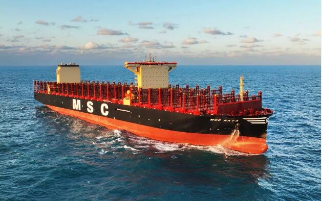 全球最大24100TEU级超大型集装箱船正式交付