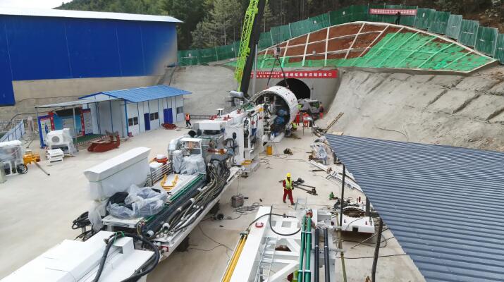 国内最长高海拔水工隧洞首台TBM顺利始发