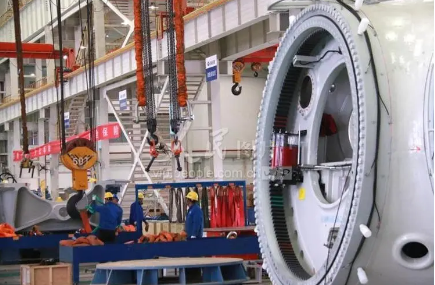 甘肃发挥资源优势 打造新能源装备制造产业集群