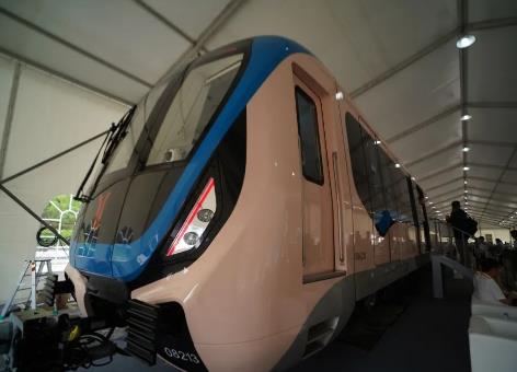 我国首列时速80公里A型中国标准地铁列车亮相