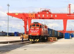 中国最大陆路口岸铁路货运量创历史新高