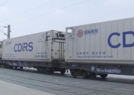 今年首趟中欧班列冷链专列抵蓉 推动国内生鲜“走出去”国际美食“引进来”