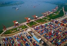 上半年长江干线港口吞吐量同比增长6.1%