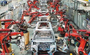 上半年产销实现双增长 汽车市场竞争踏上新赛道