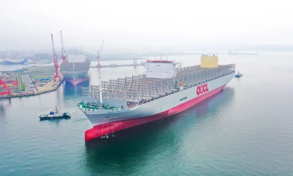东方海外24188TEU“东方费利克斯托”轮在大连中远海运川崎命名