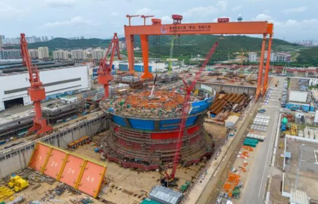 亚洲首艘新型“海上油气加工厂”船体建造完工