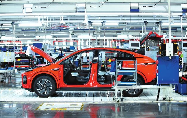 中国新能源汽车“一路疾驰”