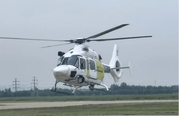 “吉祥鸟”AC332直升机搜索救援构型在天津首飞