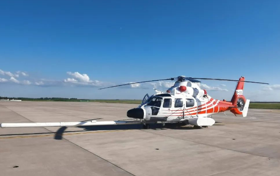 AC312E首架航空物探遥感直升机交付航遥中心