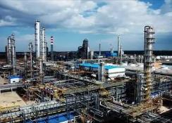 加快化工园区提质升级，打造世界级煤化工产业集群