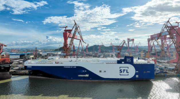 华南地区建造首艘双燃料汽车运输船交付 可载七千辆汽车