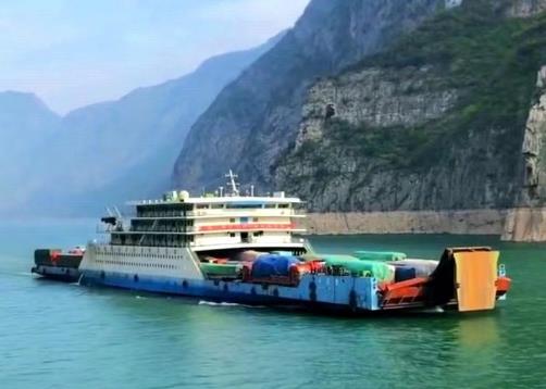 1—8月三峡库区滚装船运输载货汽车16.7万辆