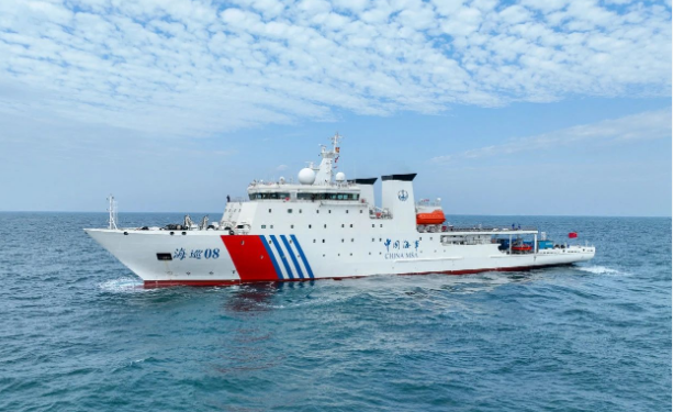 中国船舶设计建造的深远海大型海道测量船“海巡08”列编