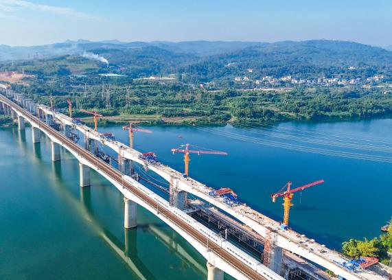 进度刷新！湘桂铁路柳江双线特大桥合龙 实现南北贯通