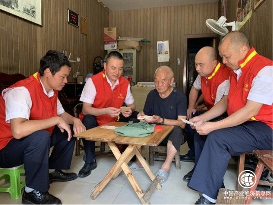 浙江永嘉：温暖伴夕阳 开展助老志愿服务